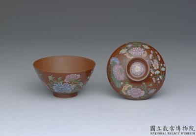 图片[3]-Yixing lidded bowl with flowers of the four seasons in painted enamels, Qing dynasty, Kangxi reign (1662-1722)-China Archive